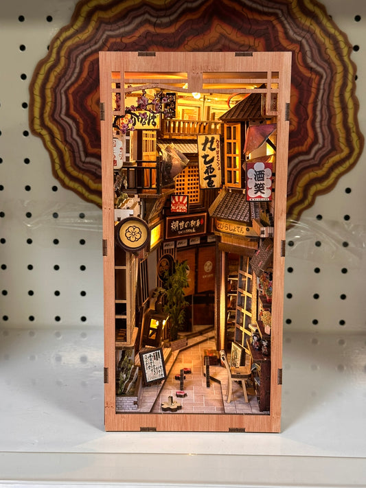 BookNook La ruelle en attente du chat - Décoration Design Asiatique Cosy